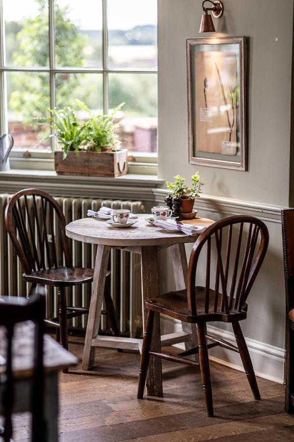 The Talbot, Malton, North Yorkshire Pension Buitenkant foto